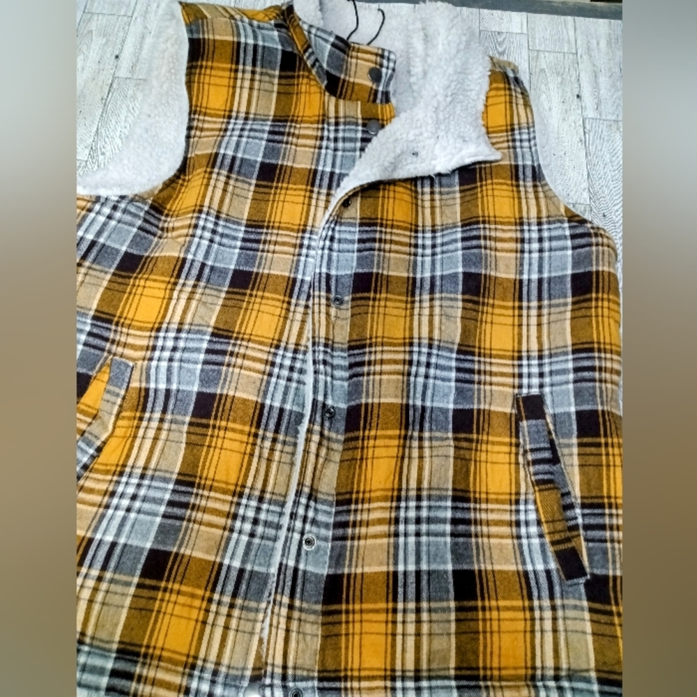 Women's plaid vest